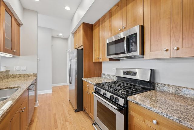 3755 N Racine Avenue 3C, Chicago, IL 60613