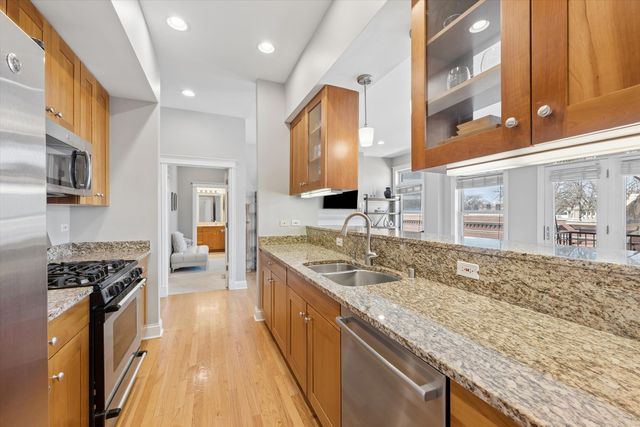 3755 N Racine Avenue 3C, Chicago, IL 60613