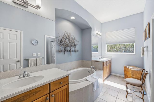 2410 KENSINGTON GREENS DRIVE 5, Sun City Center, FL 33573