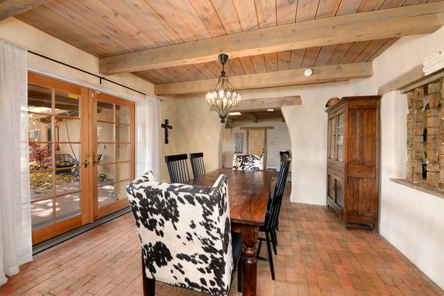 1016 Acequia Trail NW, Los Ranchos, NM 87107