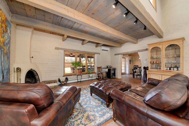 1016 Acequia Trail NW, Los Ranchos, NM 87107