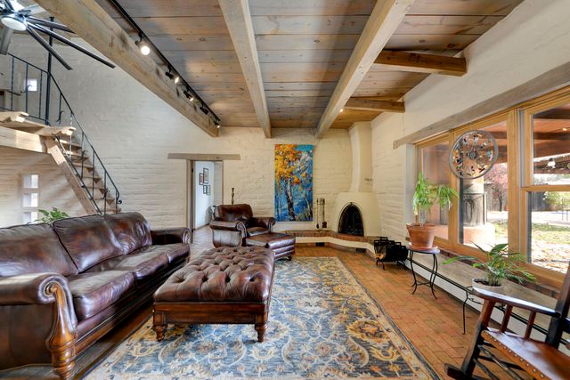 1016 Acequia Trail NW, Los Ranchos, NM 87107