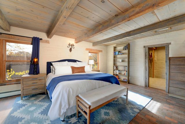 1016 Acequia Trail NW, Los Ranchos, NM 87107