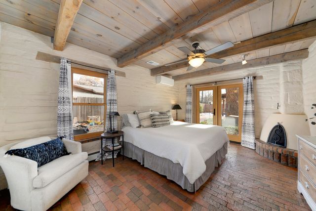 1016 Acequia Trail NW, Los Ranchos, NM 87107