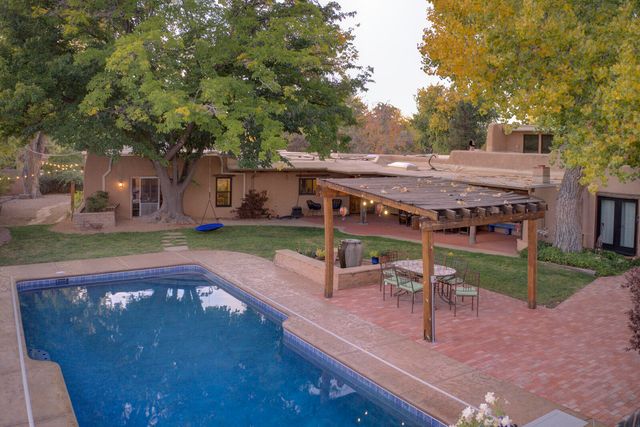 1016 Acequia Trail NW, Los Ranchos, NM 87107