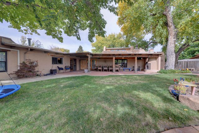 1016 Acequia Trail NW, Los Ranchos, NM 87107