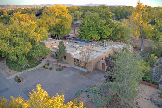 1016 Acequia Trail NW, Los Ranchos, NM 87107