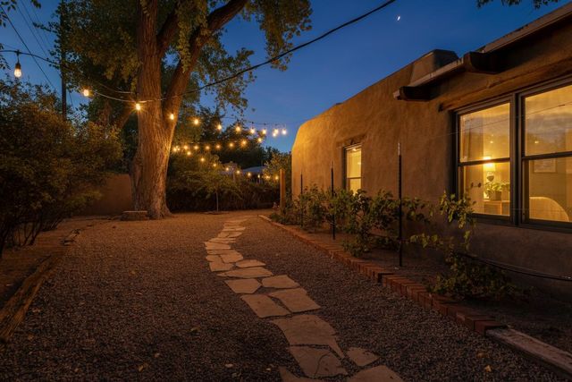 1016 Acequia Trail NW, Los Ranchos, NM 87107