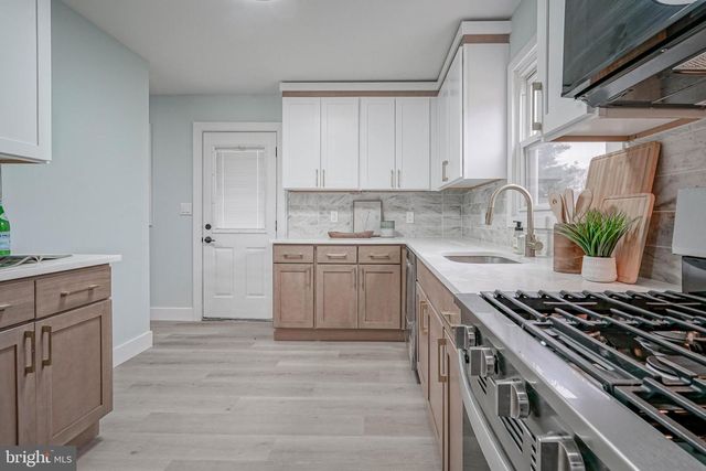 10 ASTOR AVE, West Berlin, NJ 08091