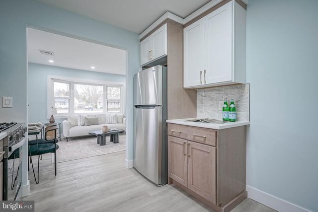 10 ASTOR AVE, West Berlin, NJ 08091