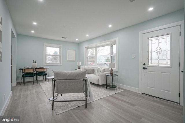 10 ASTOR AVE, West Berlin, NJ 08091