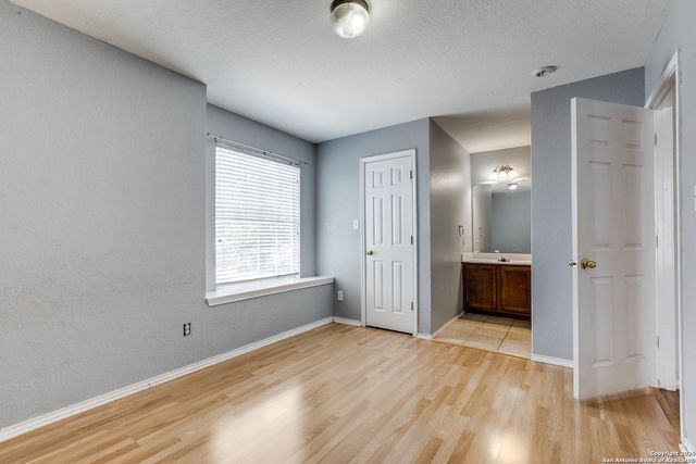 9502 Raton Falls, San Antonio, TX 78245