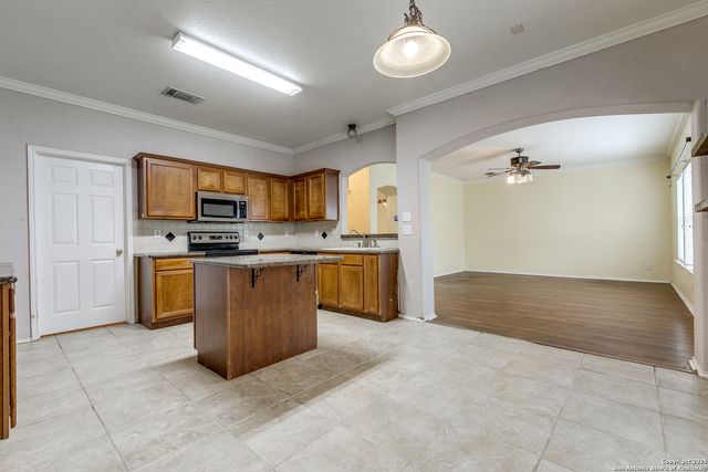 9502 Raton Falls, San Antonio, TX 78245