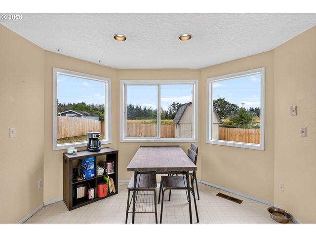 2911 22ND Pl, Forest Grove, OR 97116