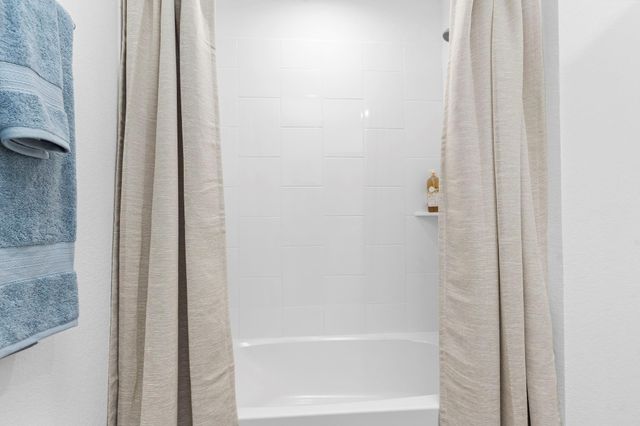 8738 Jade Hill Drive, Iowa Colony, TX 77583