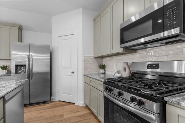 8738 Jade Hill Drive, Iowa Colony, TX 77583