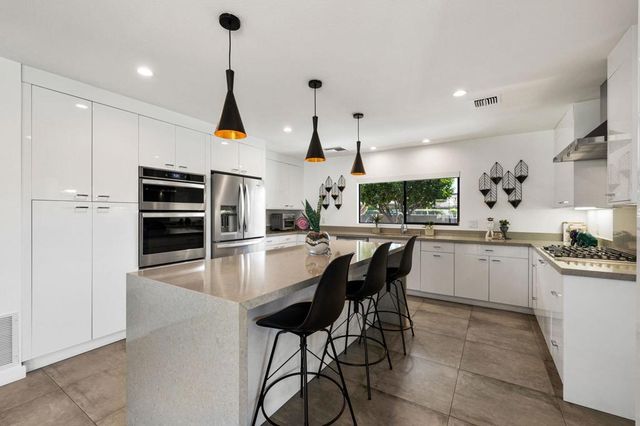11 Whittier Court, Rancho Mirage, CA 92270