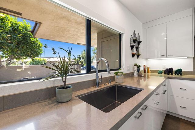 11 Whittier Court, Rancho Mirage, CA 92270