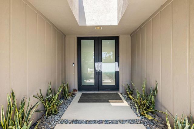 11 Whittier Court, Rancho Mirage, CA 92270