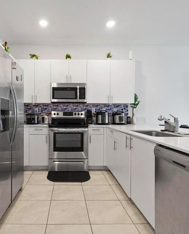 12901 SW 232nd Ln, Homestead, FL 33032