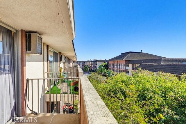 5585 E Pacific Coast Hwy. 353, Long Beach, CA 90804