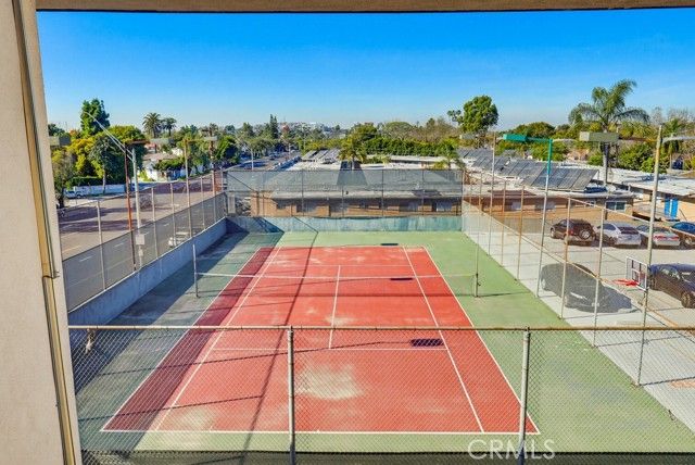 5585 E Pacific Coast Hwy. 353, Long Beach, CA 90804