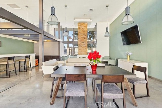 5585 E Pacific Coast Hwy. 353, Long Beach, CA 90804