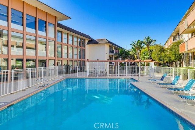 5585 E Pacific Coast Hwy. 353, Long Beach, CA 90804