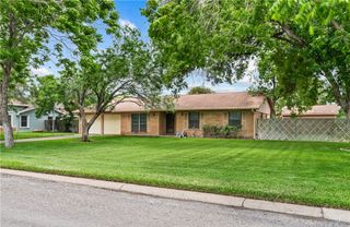 1333 Rose Dr, Alice, TX 78332