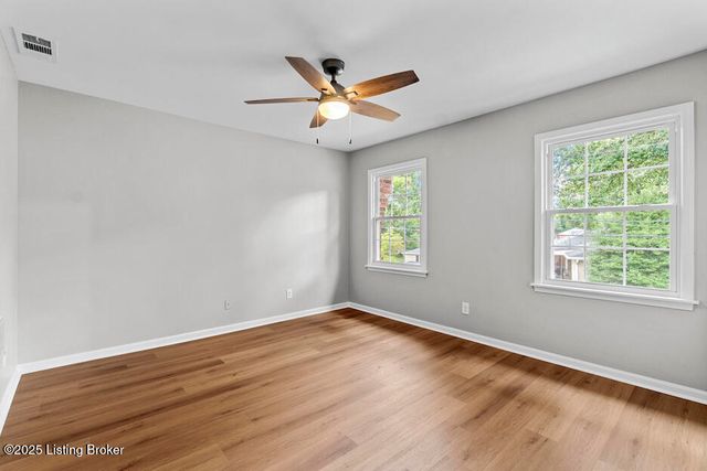 332 Stonehenge Dr, APT 103, Louisville, KY 40207