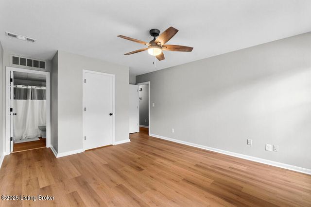 332 Stonehenge Dr, APT 103, Louisville, KY 40207