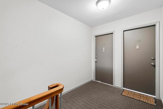332 Stonehenge Dr, APT 103, Louisville, KY 40207