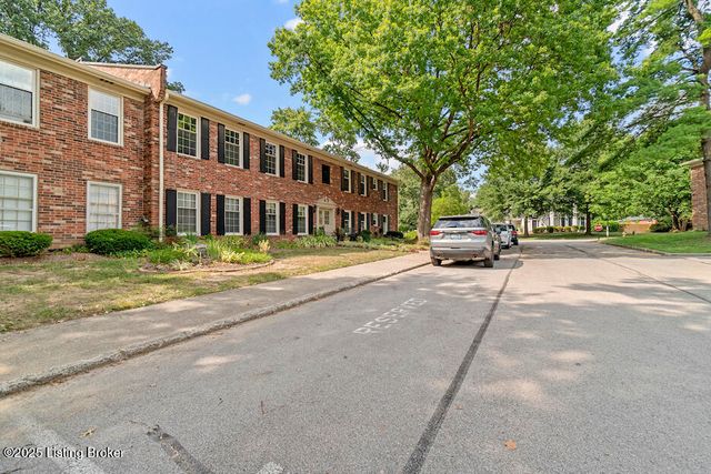 332 Stonehenge Dr, APT 103, Louisville, KY 40207