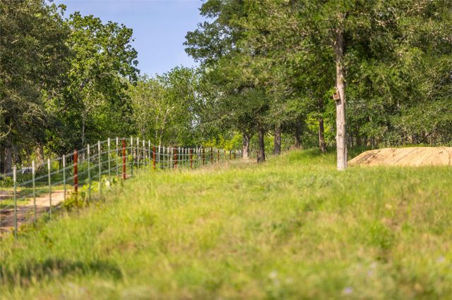 4082 Old Colony Line RD, Lockhart, TX 78643