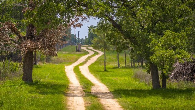 4082 Old Colony Line RD, Lockhart, TX 78643