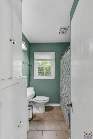 3626 SW 17th ST, Topeka, KS 66604