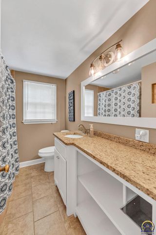 3626 SW 17th ST, Topeka, KS 66604