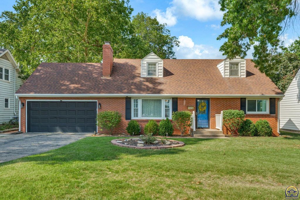 3626 SW 17th ST, Topeka, KS 66604