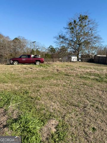 47 Mathis Lake Road, Thomaston, GA 30286