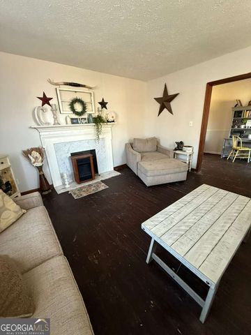 47 Mathis Lake Road, Thomaston, GA 30286