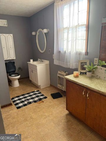 47 Mathis Lake Road, Thomaston, GA 30286