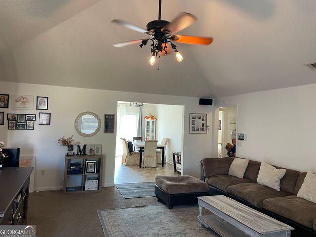 134 Auburn Circle, Glennville, GA 30427