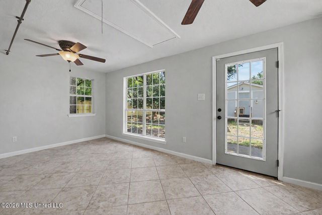 1537 S 10th Street, Ocean Springs, MS 39564