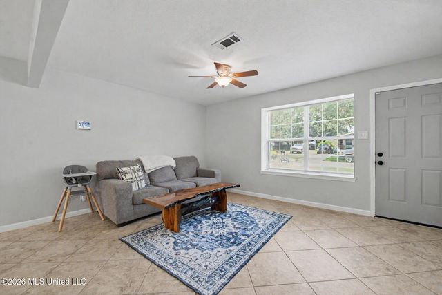 1537 S 10th Street, Ocean Springs, MS 39564