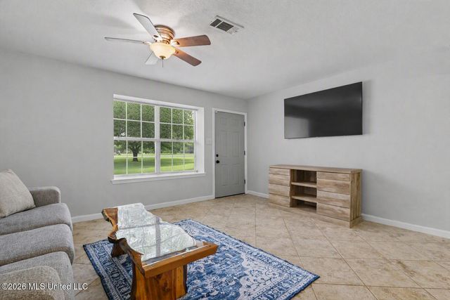 1537 S 10th Street, Ocean Springs, MS 39564
