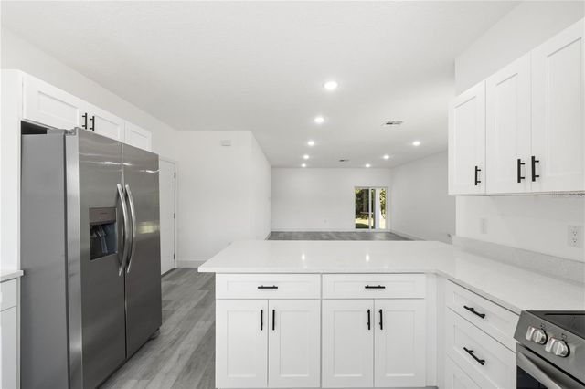 820 E DESOTO STREET, Clermont, FL 34711