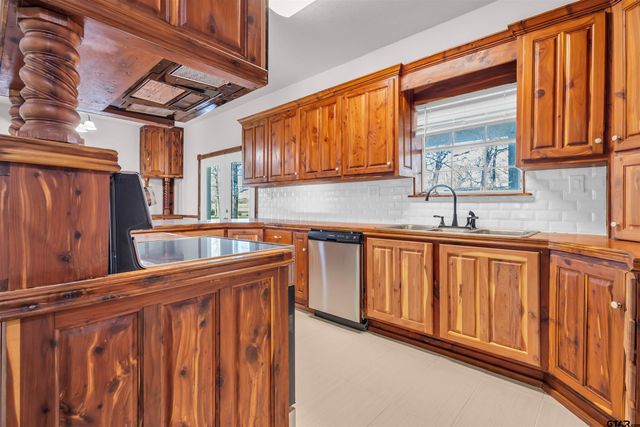 4543 RS County Road 2470, Emory, TX 75440