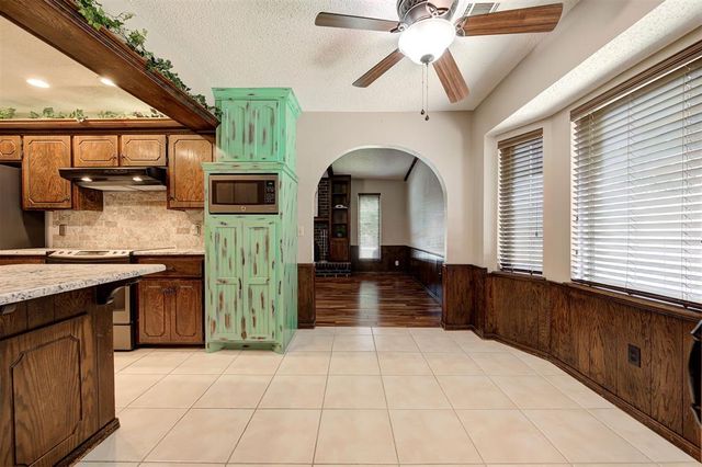 733 N Robinson Avenue, Moore, OK 73170