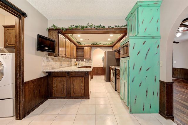 733 N Robinson Avenue, Moore, OK 73170