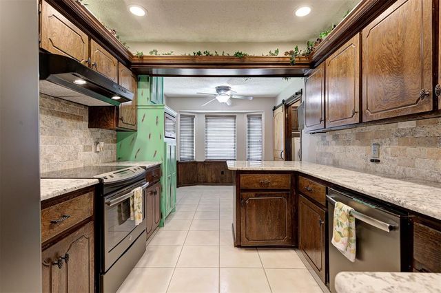 733 N Robinson Avenue, Moore, OK 73170